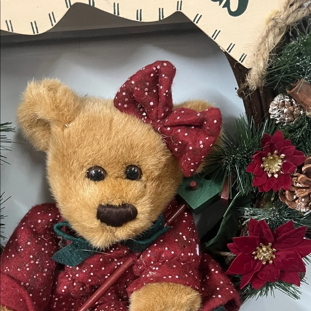 Festive Bear Holiday Wreath with Red and Green Accents